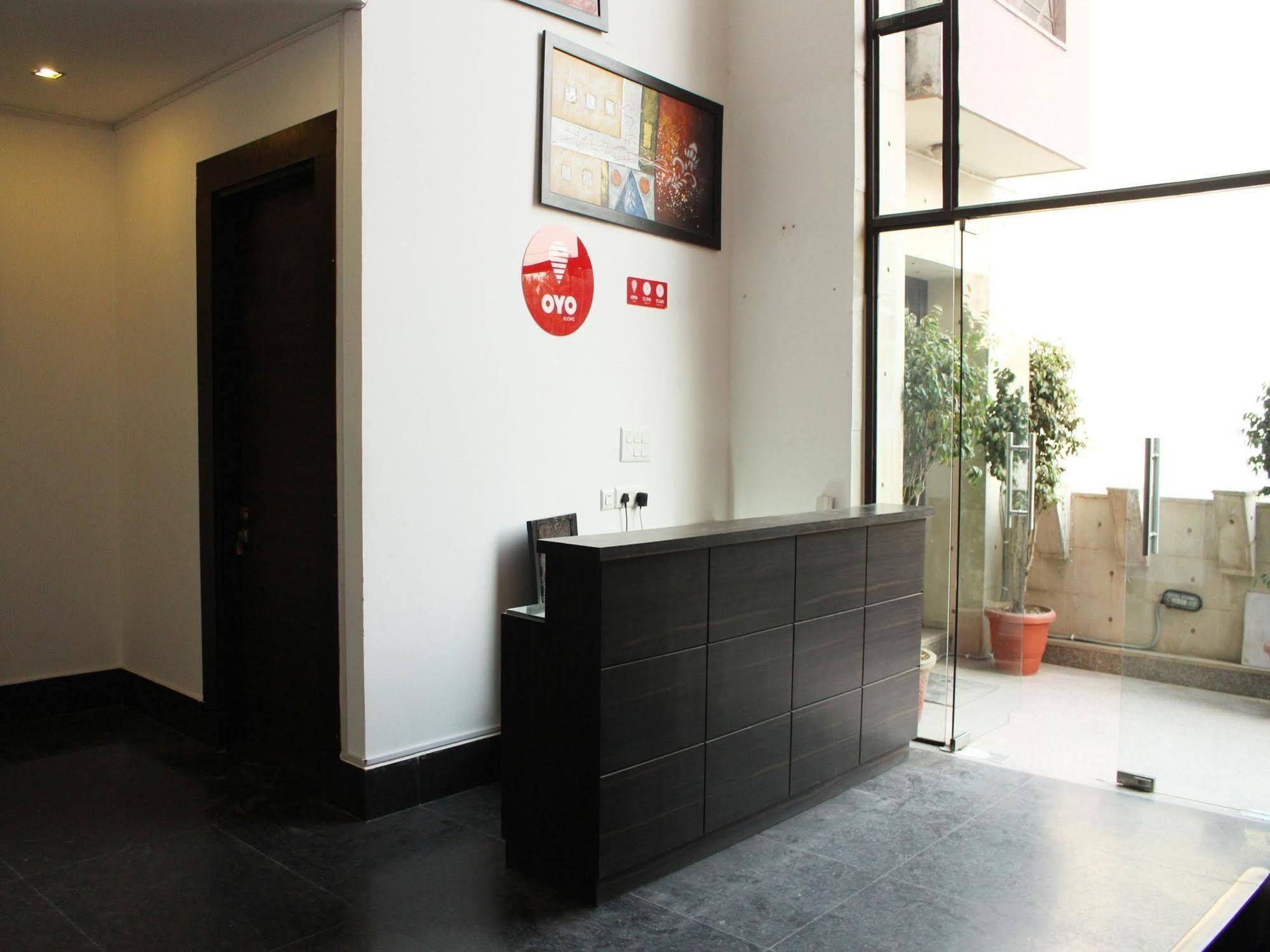 Hotel Oyo Flagship 387 Moulsari Avenue Gurgaon Exterior foto